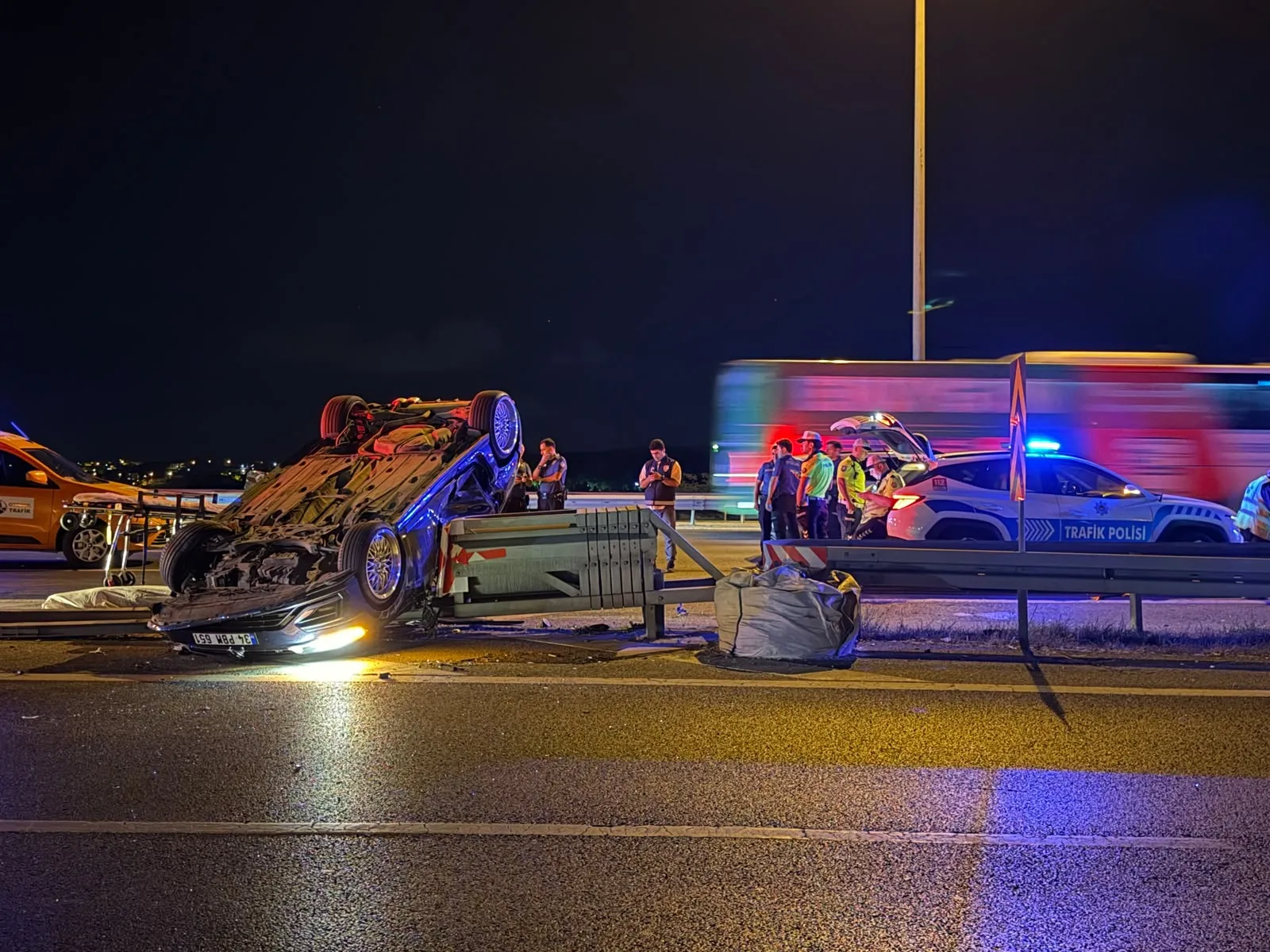 Beykoz TEM Otoyolu'nda gece yarısı trafik kazası 1 ölü