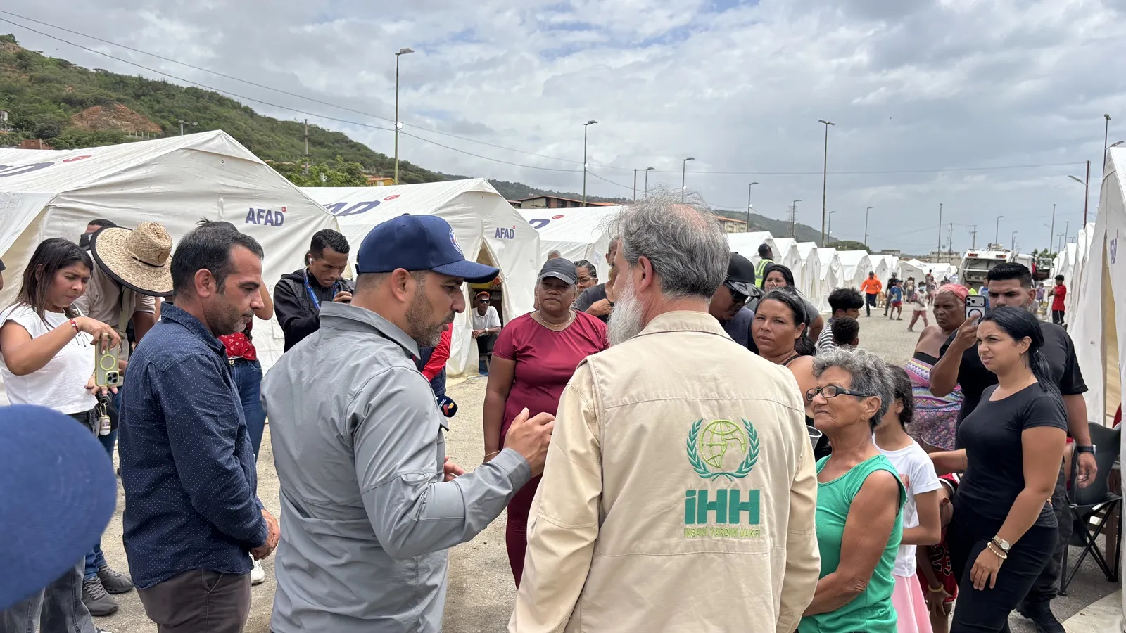 İHH Venezuela deprem bölgesinde yaraları sarıyor