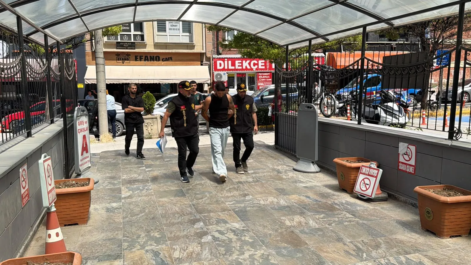 Eskişehirde trafikte tartıştığı kuryeyi vuran sürücü tutuklandı