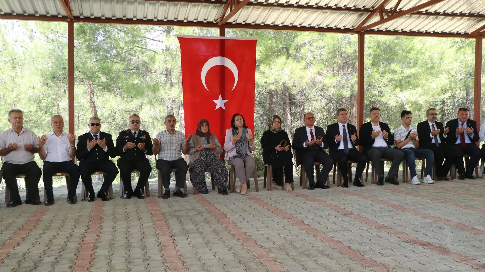 Burdur şehidini onuncu yılında dualarla andı