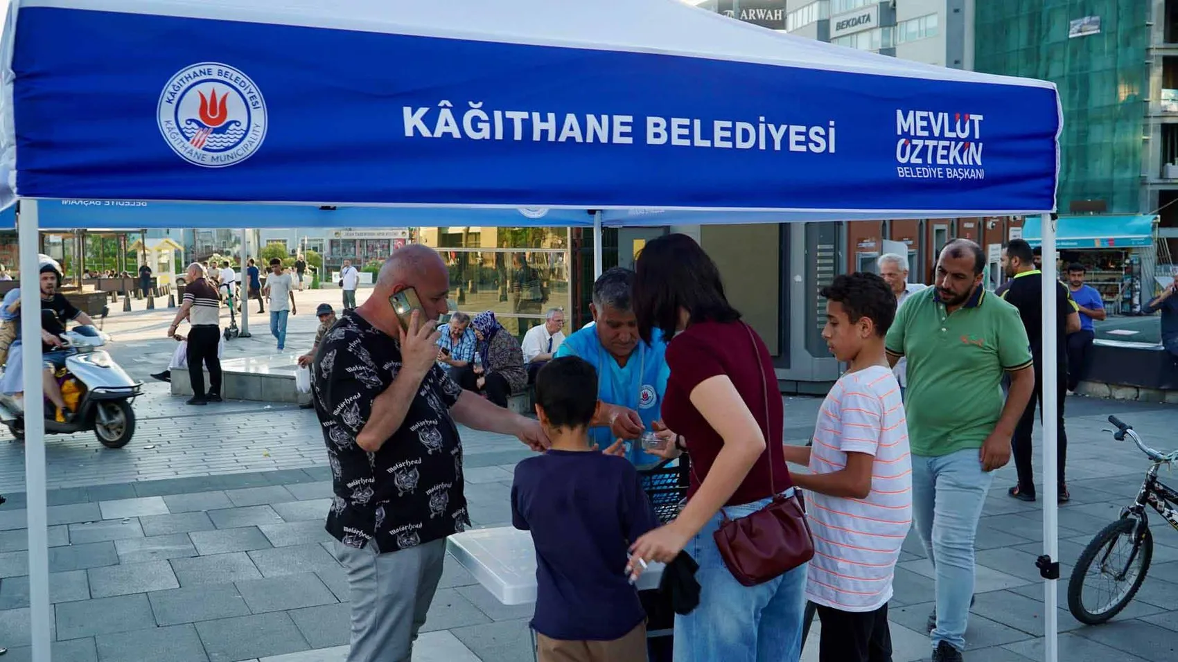 Kağıthane meydanında aşure bereketi