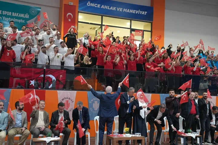 Ümraniye’de gençler için eğitimden spora dev hizmet atağı