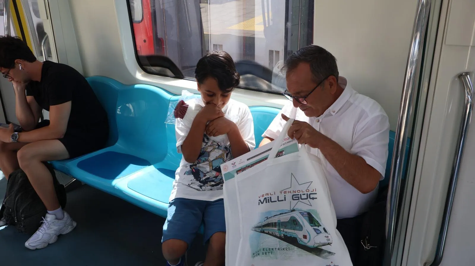 Marmaray tutkunu Osman hayalindeki sürücü koltuğuna oturdu