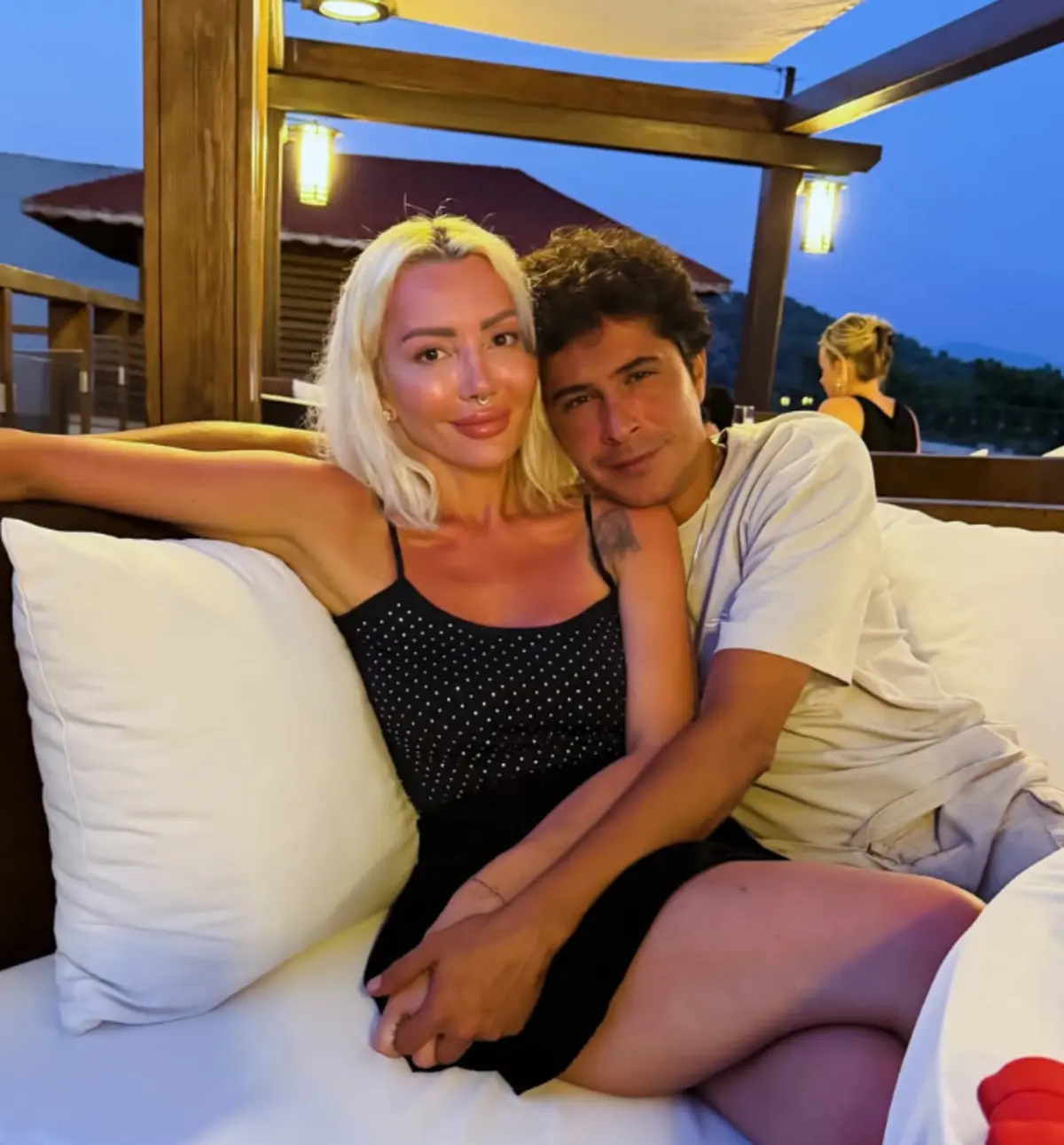 İsmail Hacıoğlu ve Duygu Kumarki aşka geldi! Zayıflığı dikkat çekti 3