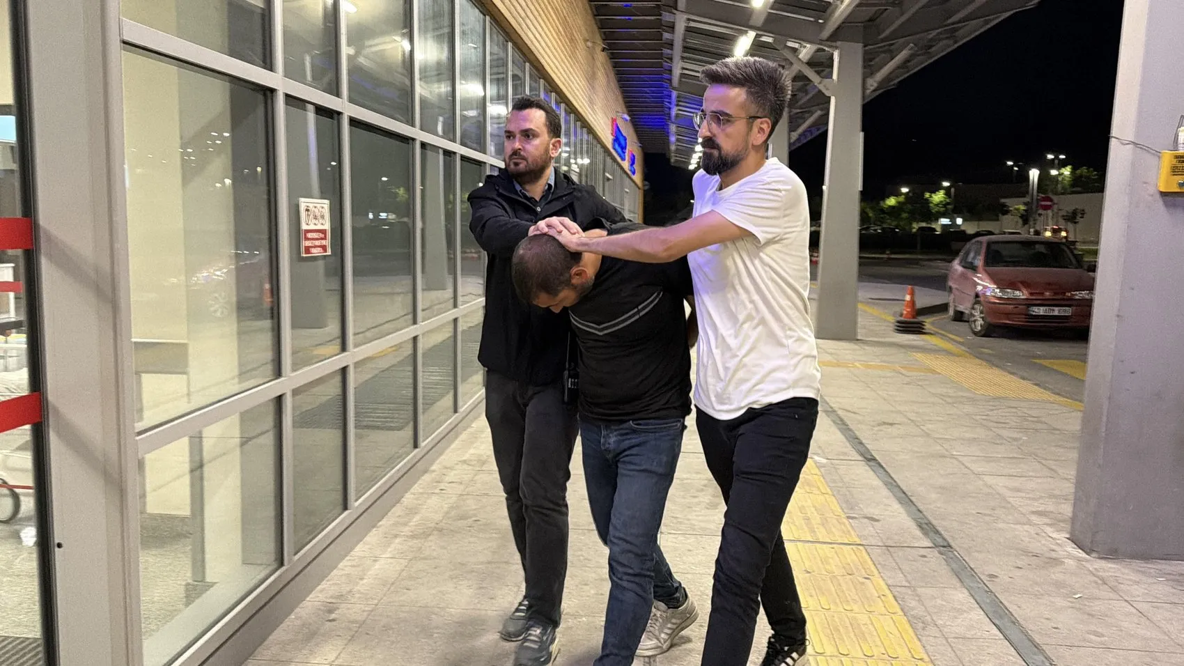 Kütahya'da eski eşini bıçaklayan şüpheli TIR garajında yakalandı