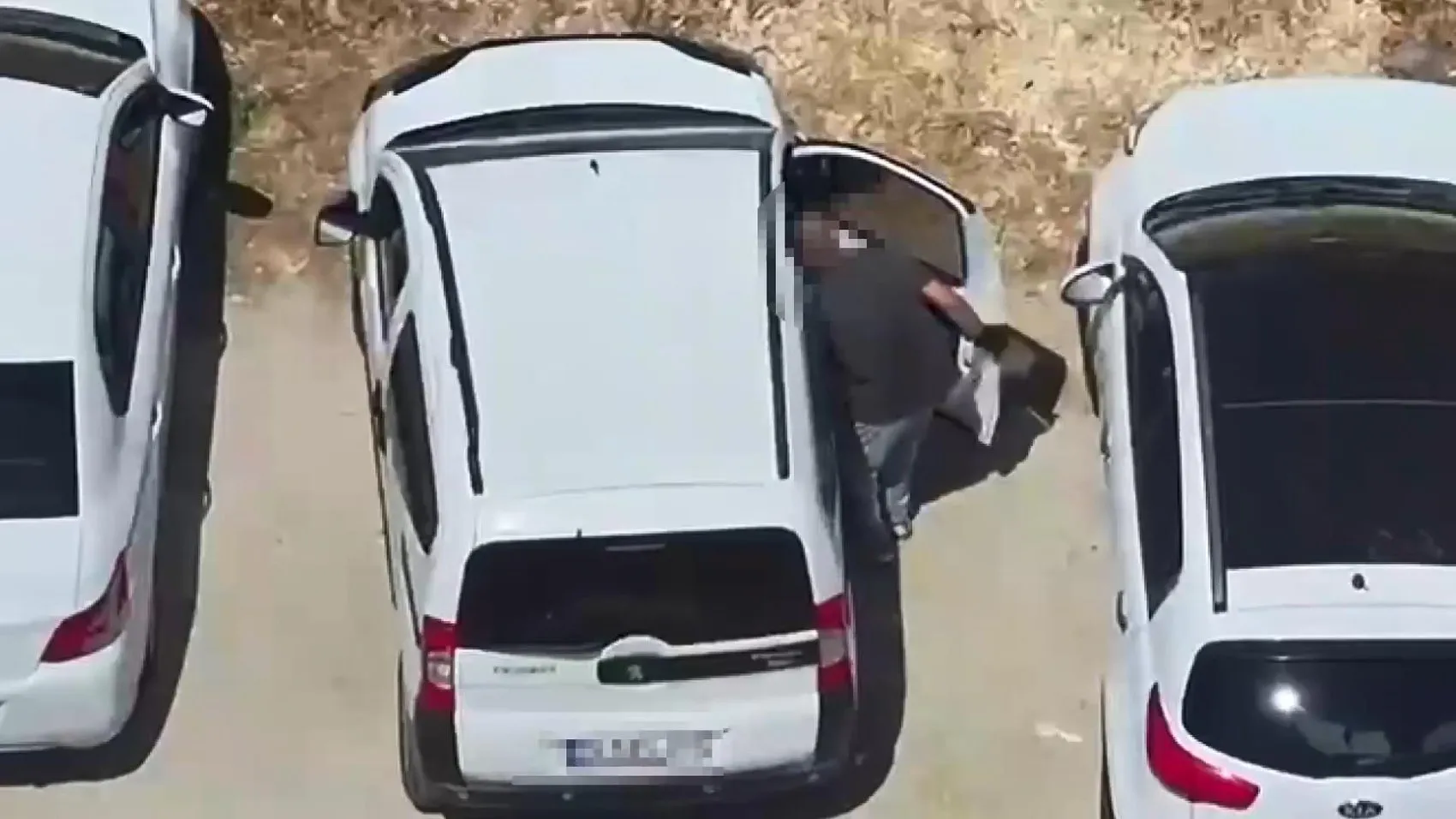 Büyükçekmece sahilinde hırsızlık yapan ikiliye dronlu suçüstü