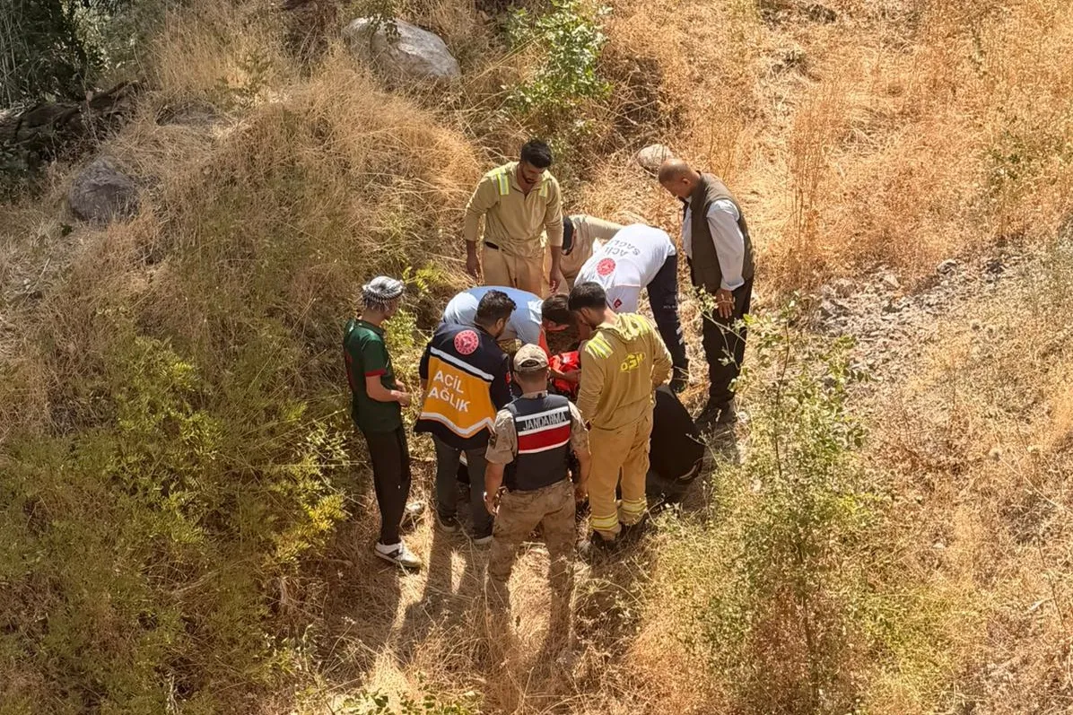 Zap Suyu'na uçan arazözde 3 yaralı