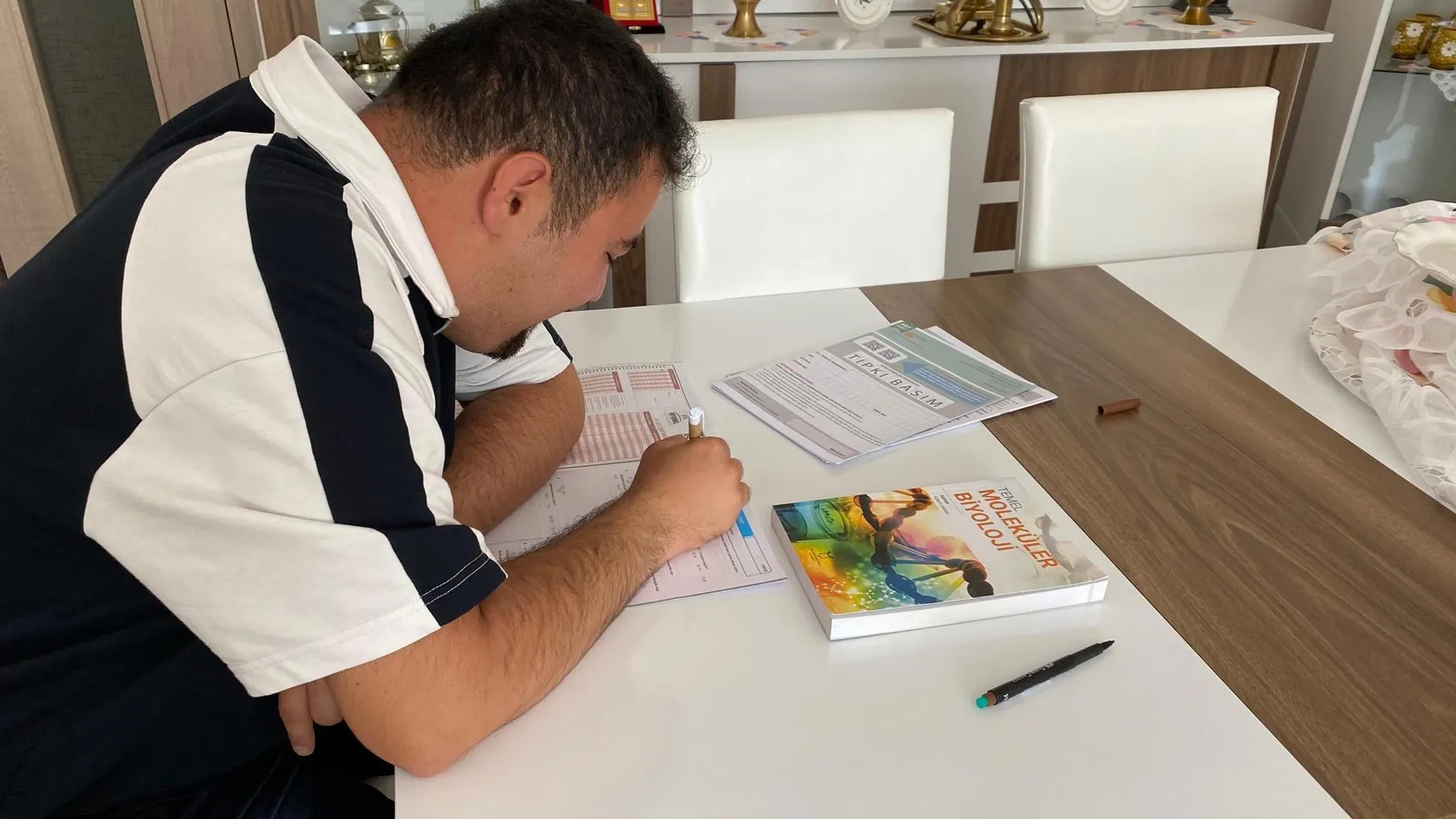 Otizm tanısı 3,5 yaşında konuldu, o şimdi genetik okumaya hazırlanıyor