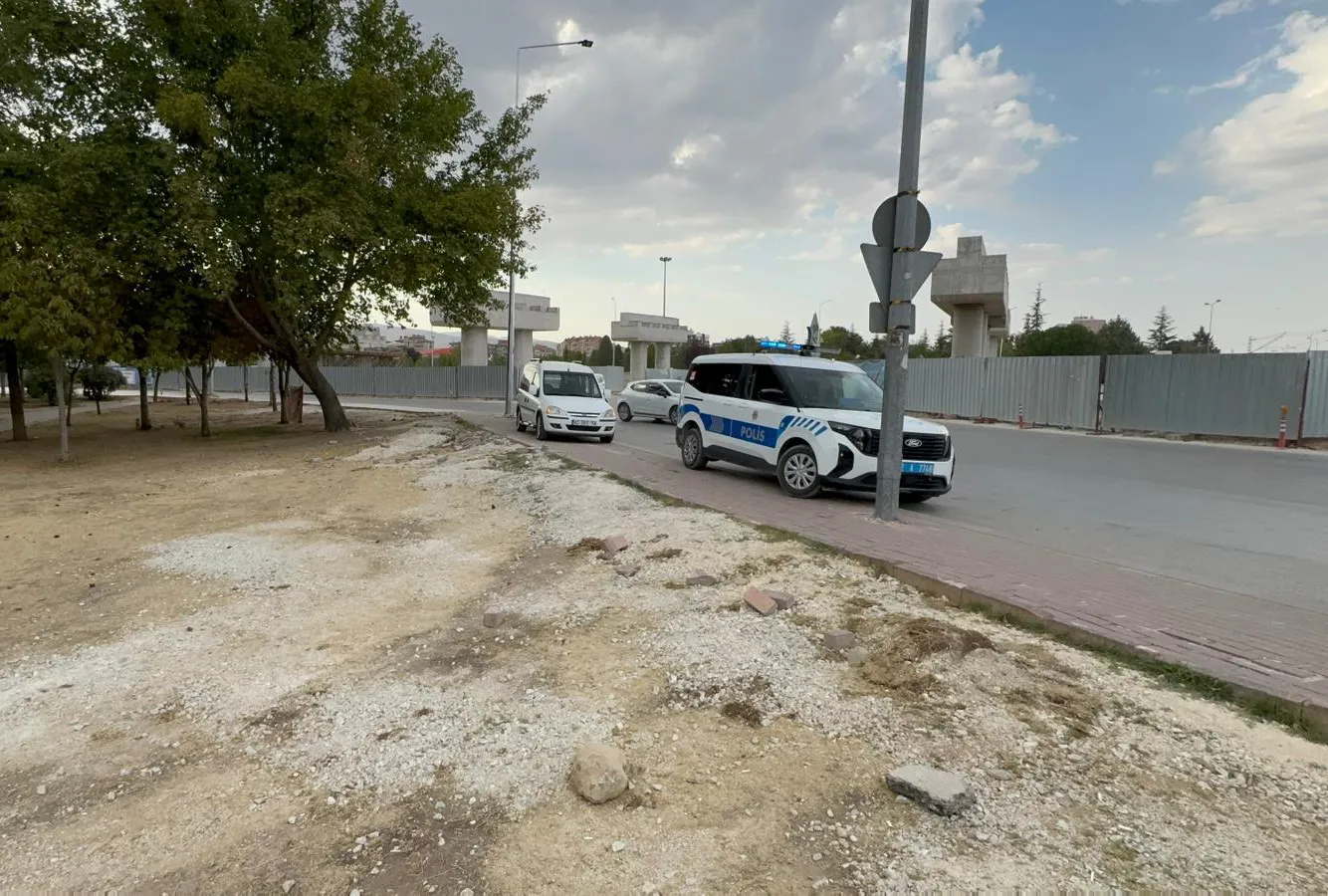 16 yaşındaki kız, kıskançlık kavgasında arkadaşını falçatayla yaraladı