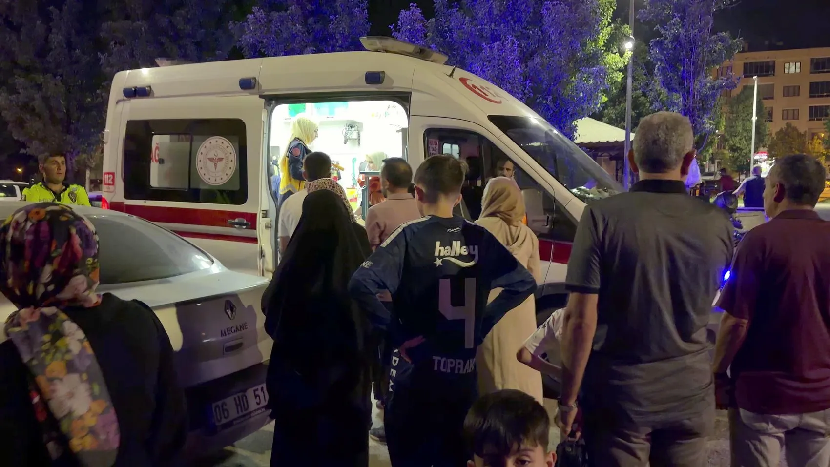 Erzurum'da gece yarısı apartman yangını paniği