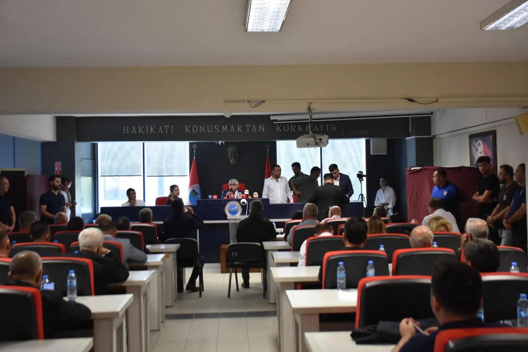 Menderes Belediyesi’nde başkan vekilliği koltuğuna Asuman Şen oturdu