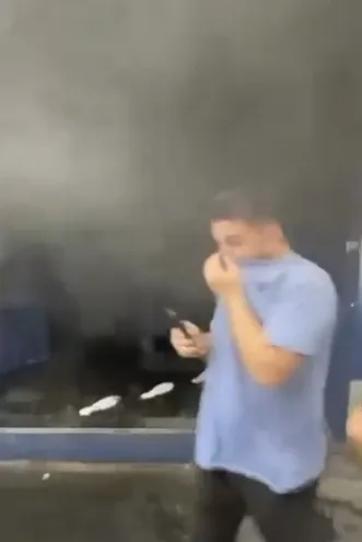 Fatih'te iş hanında yangın paniği, itfaiye olay yerinde