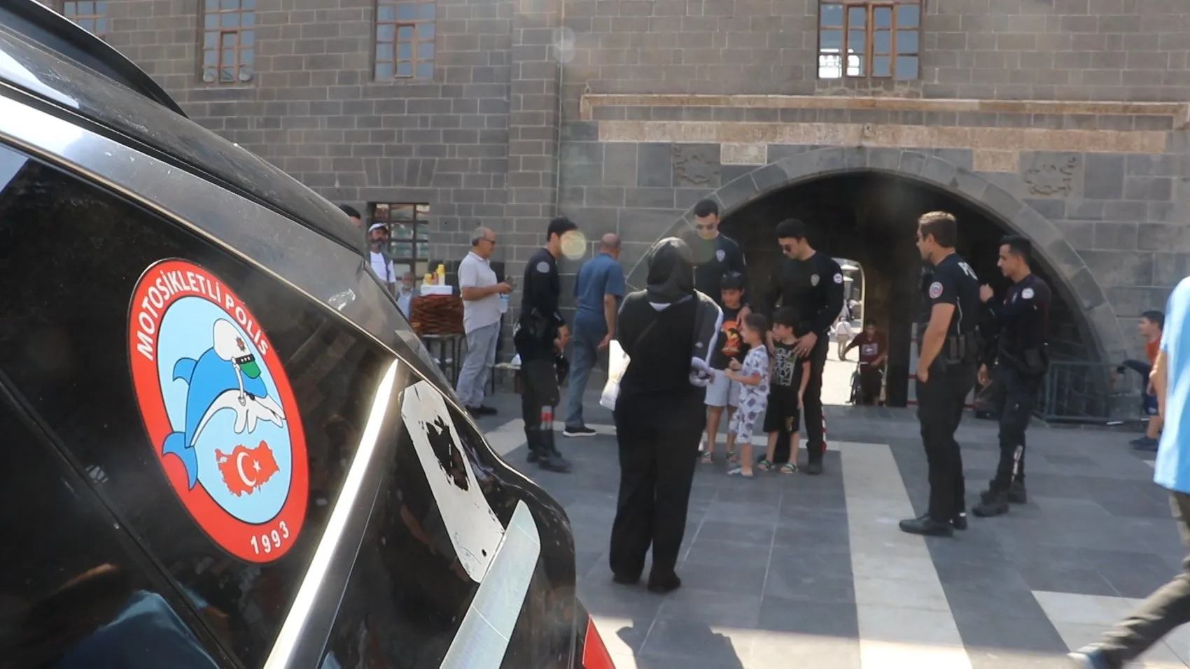 Diyarbakır sokaklarında Yunus timleri 4 dakikada olay yerine ulaşıyor