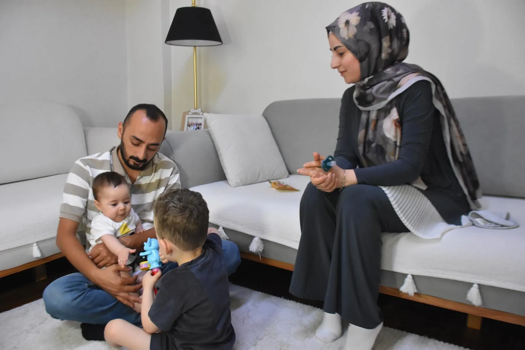 SMA hastası bebeğin kumbarasına dadanan hırsızı anne suçüstü yakalattı
