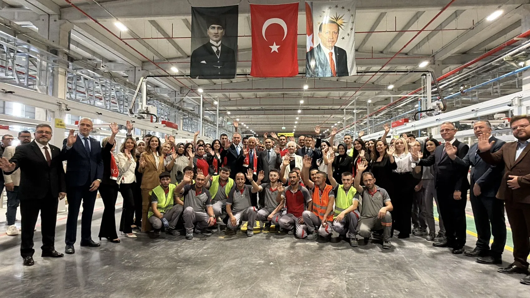 Kütahya'da 8 Milyar Liralık Seramik Fabrikası Açıldı Bakan Kacır'dan İhracat Vurgusu
