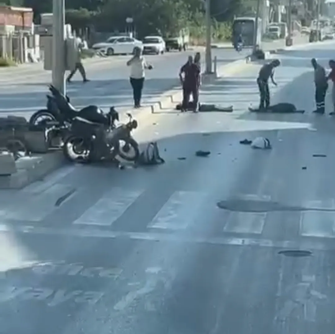 Hatay'da yaya geçidinde iki motosiklet çarpıştı 1 ölü