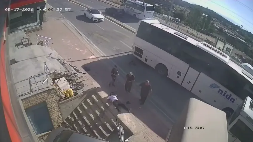 Darıca'da merdiven boşluğuna uçan otomobilden saniyelerle kurtuldular