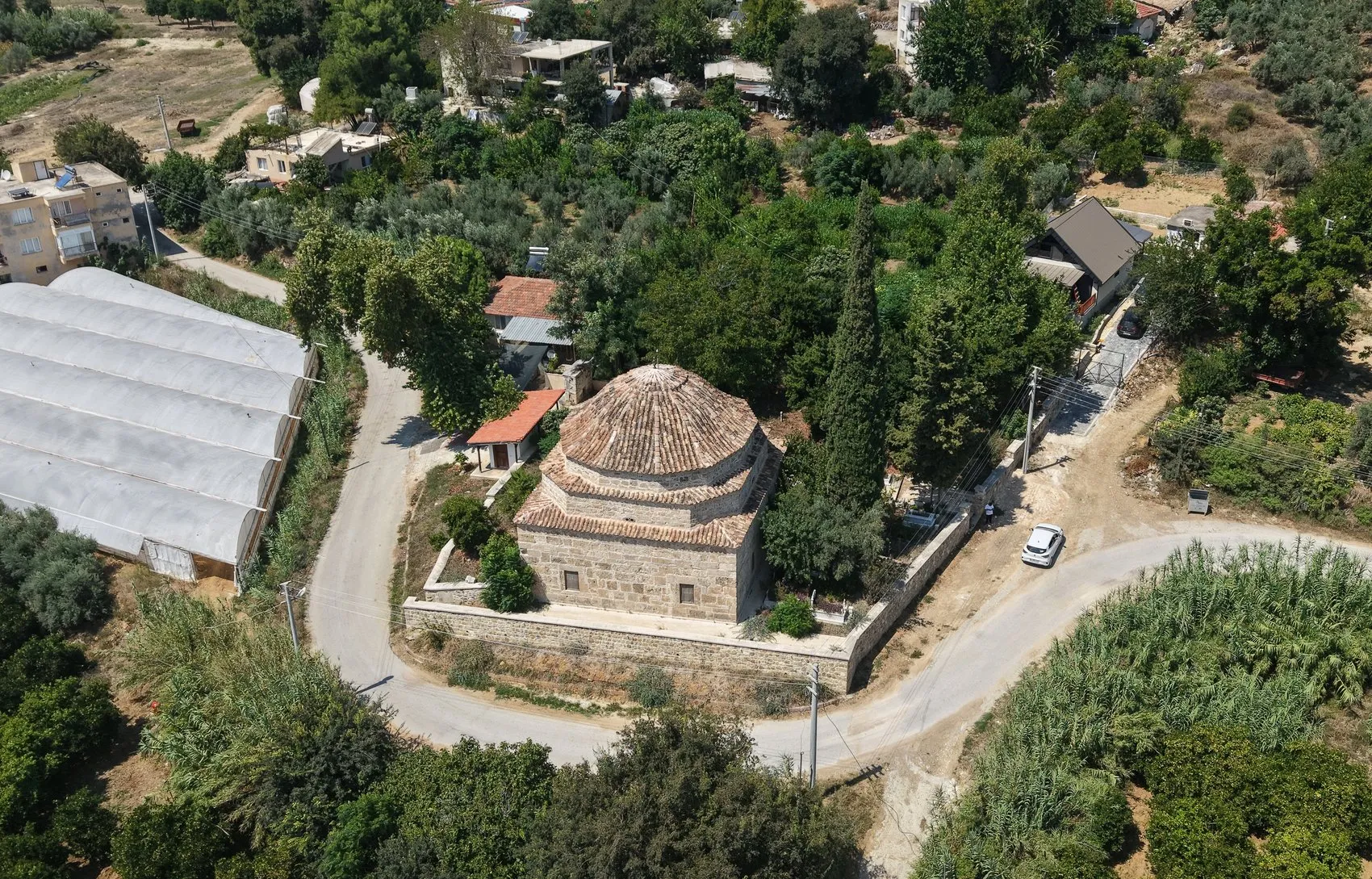 Antalya'da şaşırtan keşif: 200 yıllık caminin duvarlarında Roma dönemi yazıtları çıktı