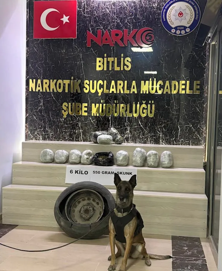 Tatvan yolunda narkotik operasyonu: Stepneye gizlenen zehir yakayı ele verdi