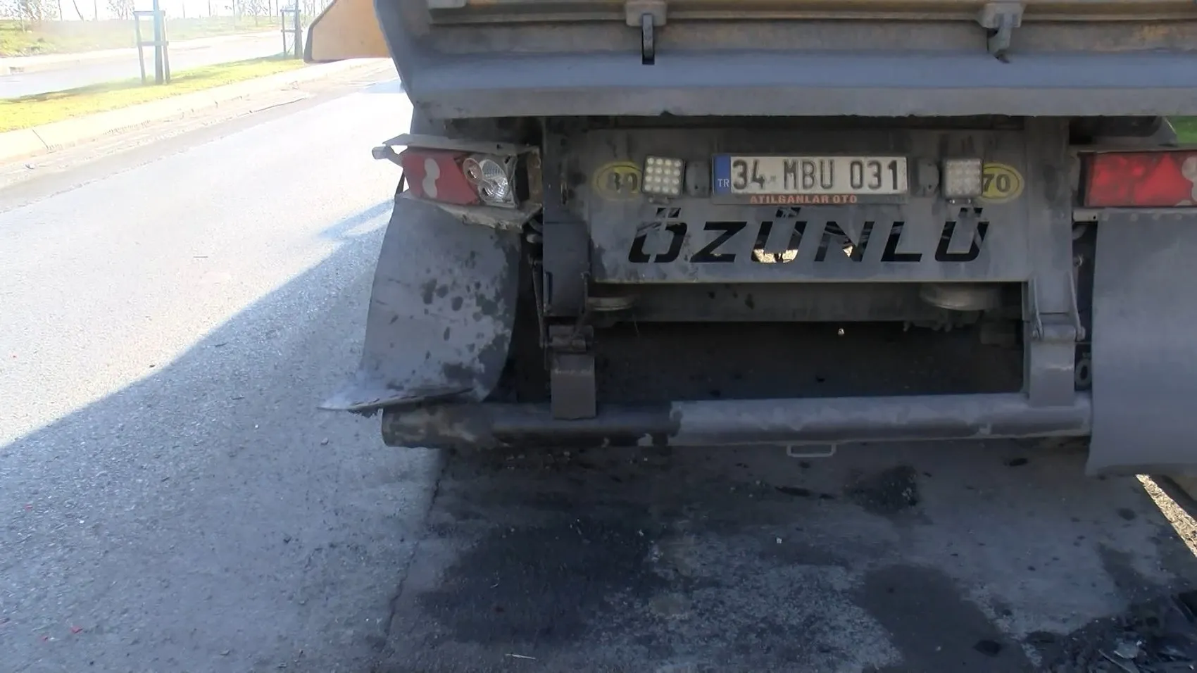 Sabah işe giderken kamyona arkadan çarptı, 3’ü çocuk 6 kişi yaralandı