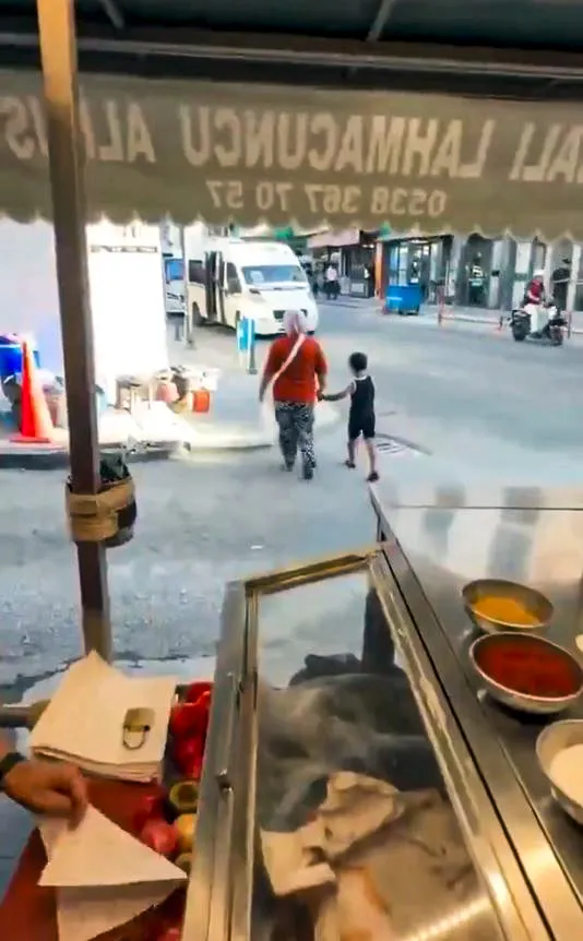 Adana'da lahmacun kavgası sonrası zabıta tezgahı kaldırdı