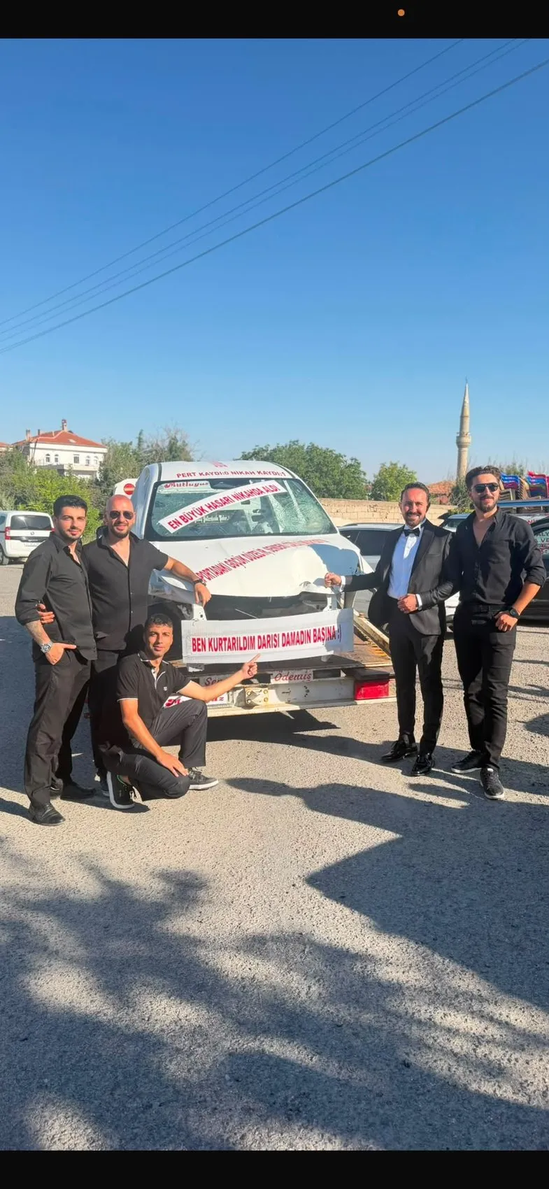 Nevşehirdeki düğünde damada hurda araba sürprizi