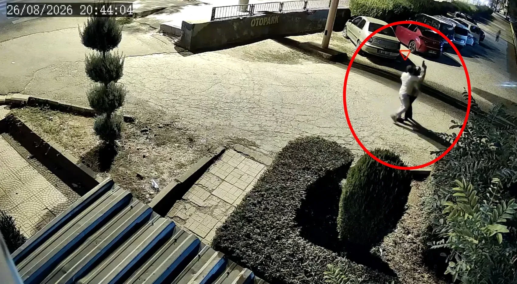 Parkta buluşma silahlı bitti Kadın öldü, eski eş çocukla kaçtı