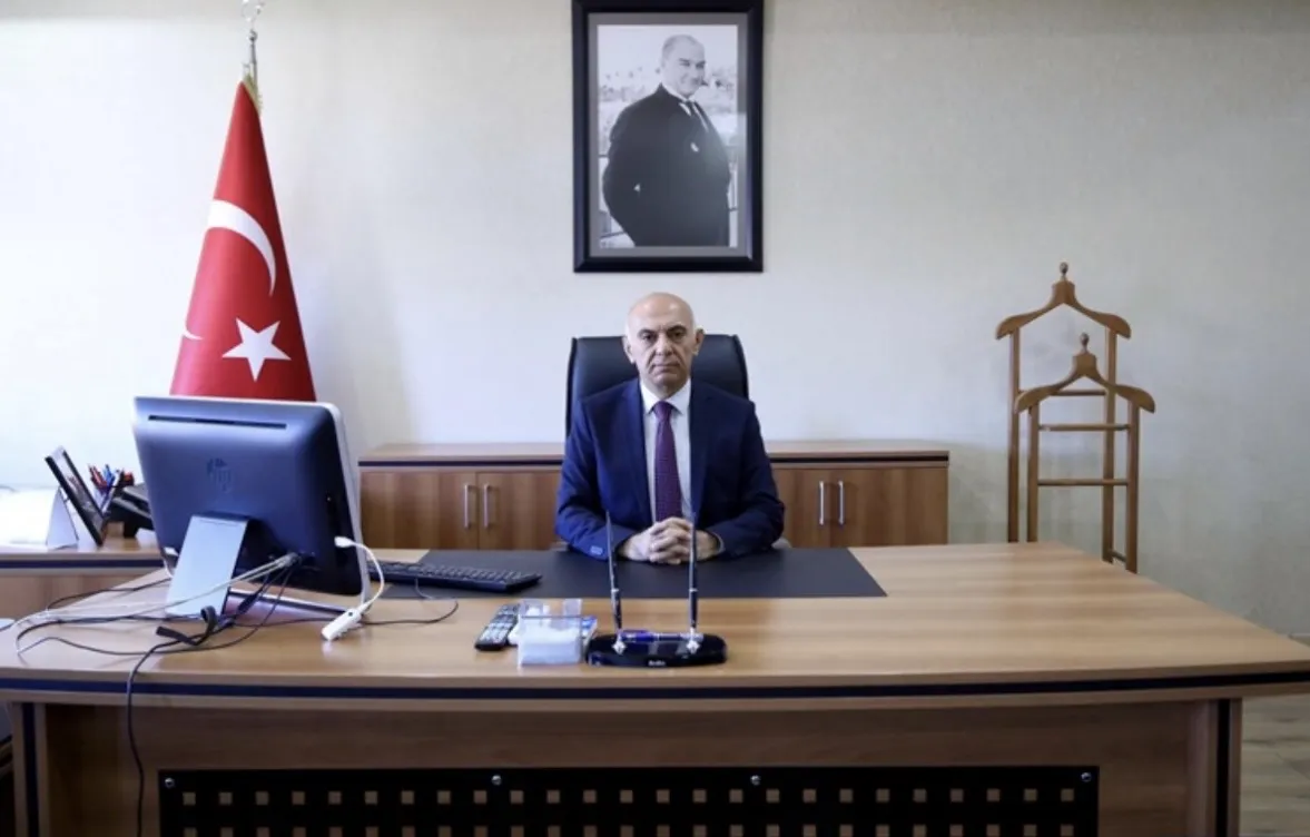 Bartın'da polisten kaçan motosikletli vali yardımcısına çarptı