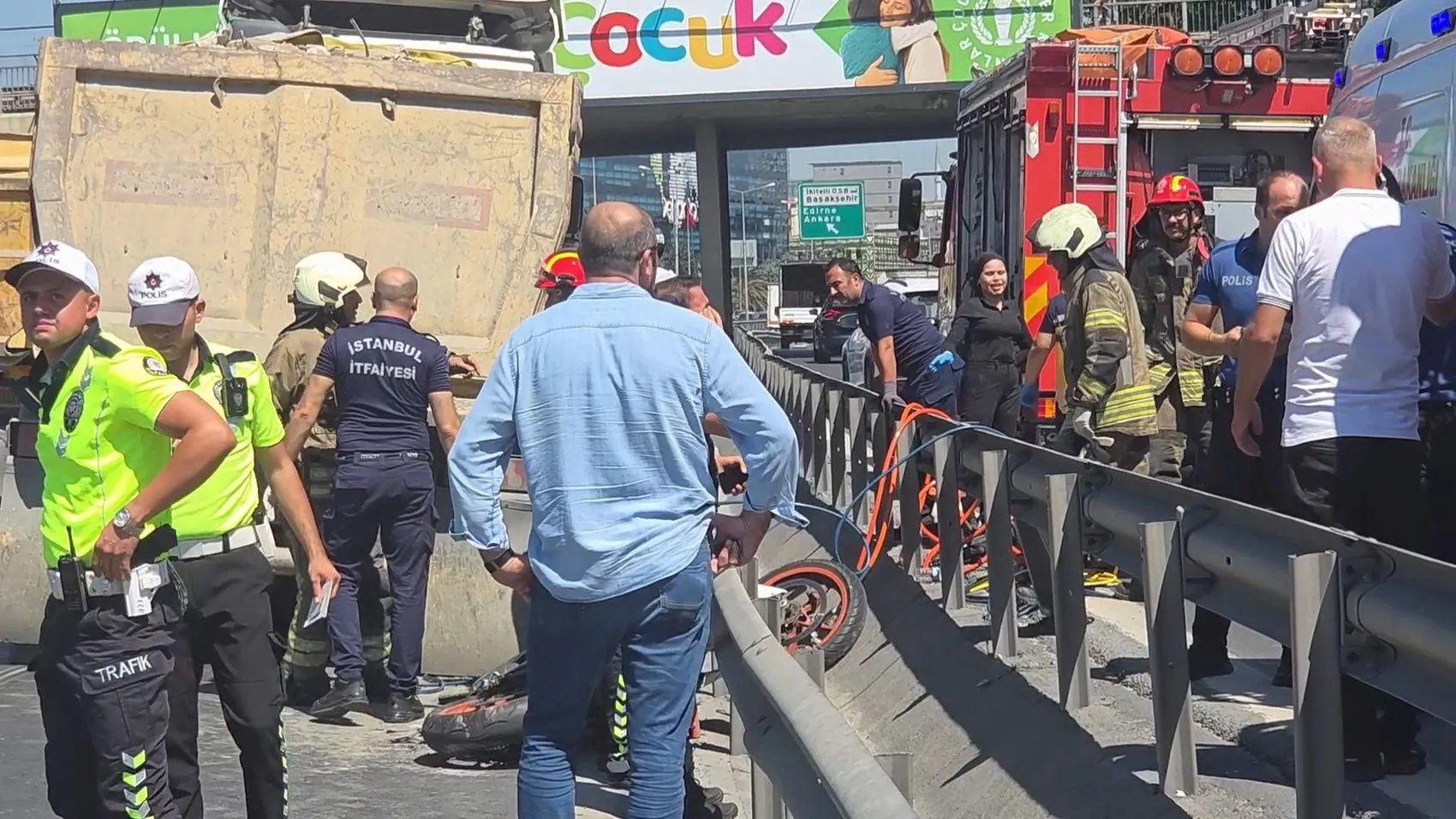 Basın Ekspres Yolu’nda kamyon kazası Bir sürücü hayatını kaybetti