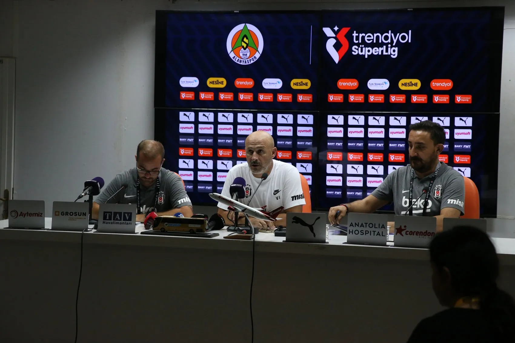 Alanyaspor, Beşiktaş'ı devirdi Pereira'dan Eyüpspor uyarısı