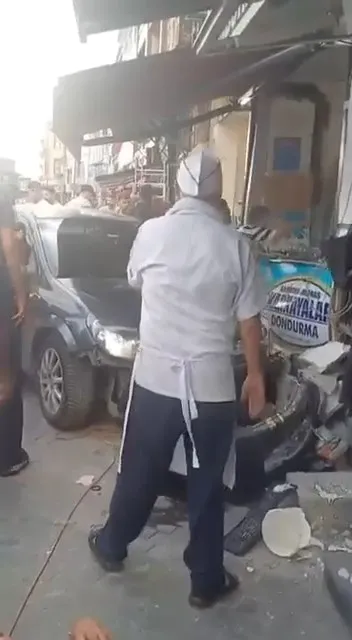Beykoz'da kaldırıma çıkan otomobil yayaları biçti Çok sayıda yaralı var