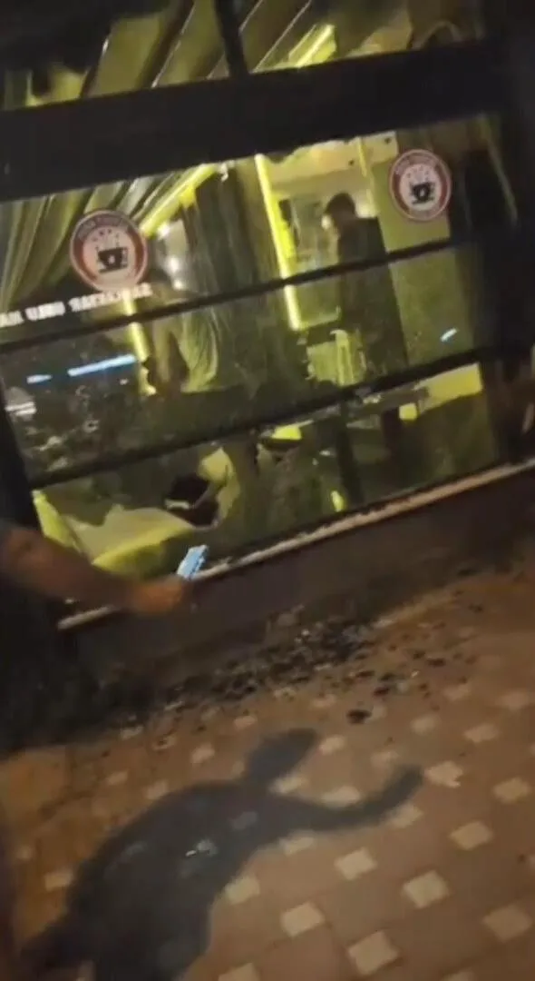 Bayrampaşa'da akşam saatlerinde dehşet: Kafeye kurşun yağdırdılar