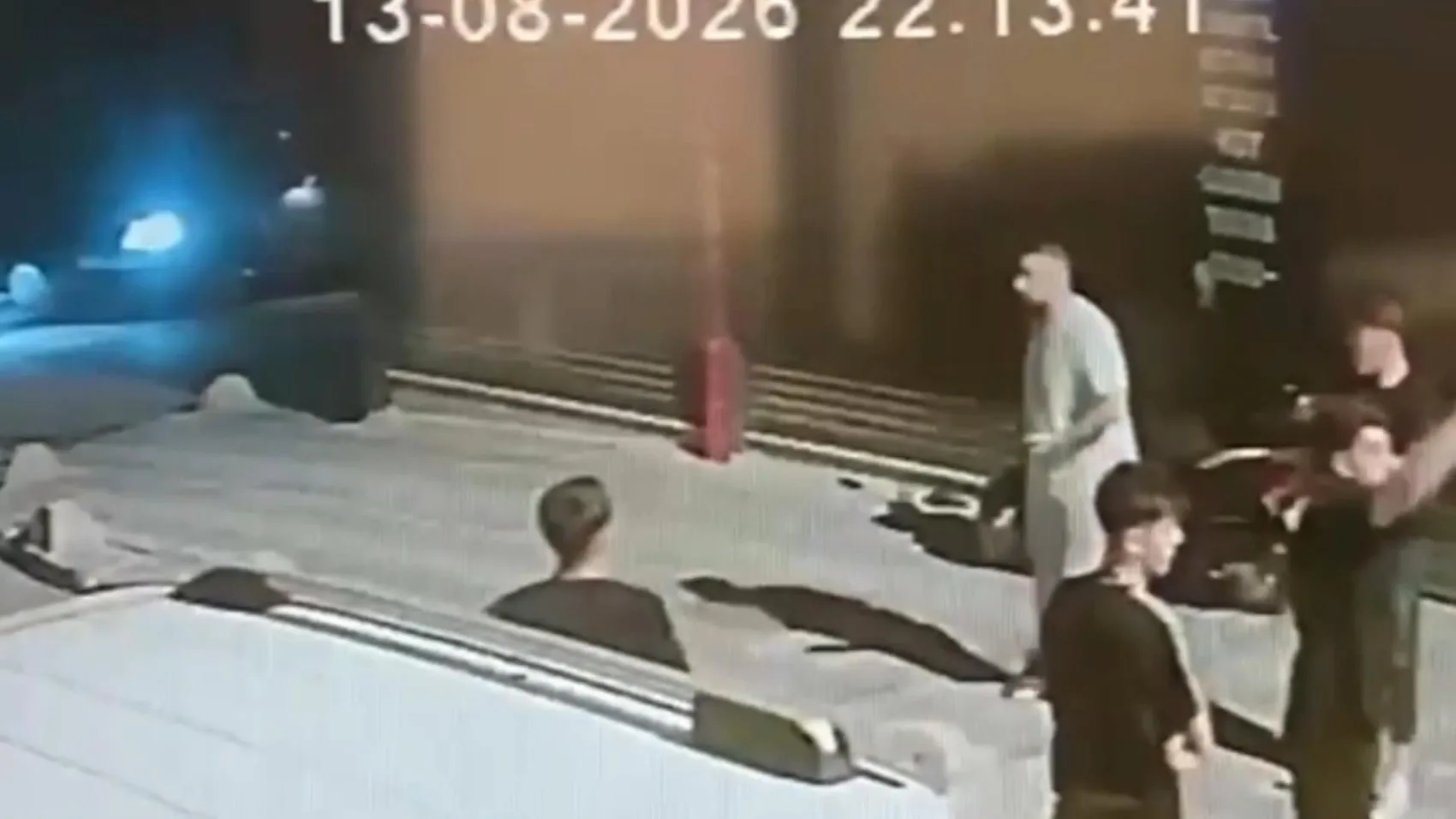 Zeytinburnu'nda sokak ortasında kalleş saldırı kameraya yansıdı