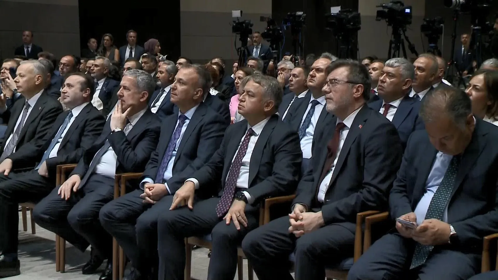 İhracatta yeni rekor Temmuz ayı 25,6 milyar dolarla kapandı