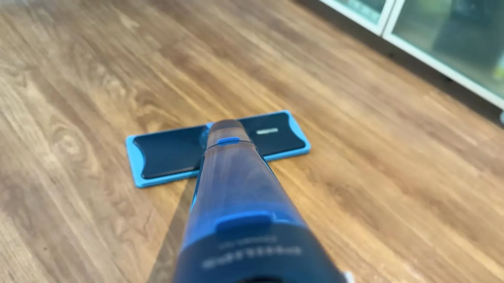 Philips OneUp Elektrikli Mop İncelemesi: Klasik paspaslara veda!