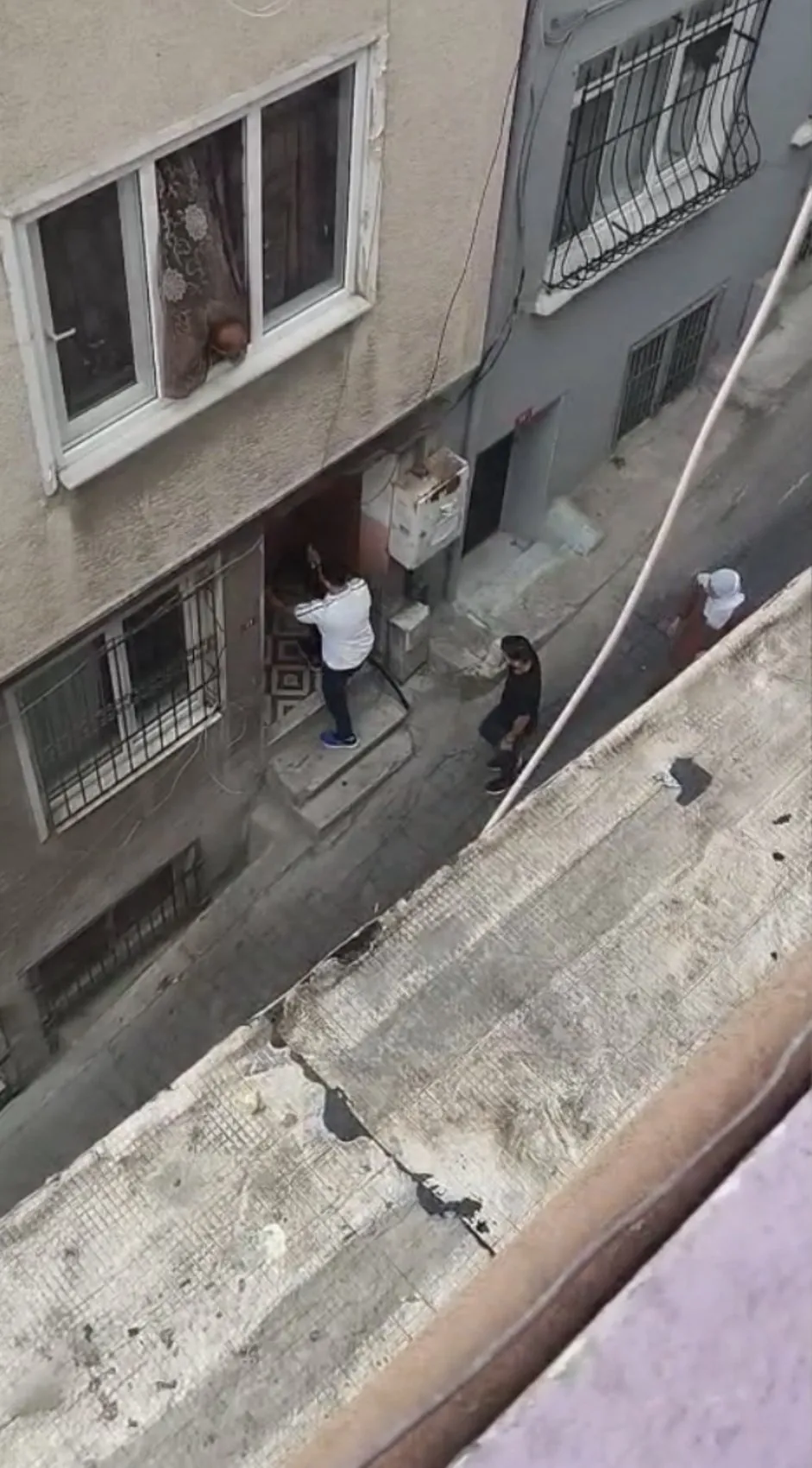 Berberde fön kavgası mahalleyi birbirine kattı