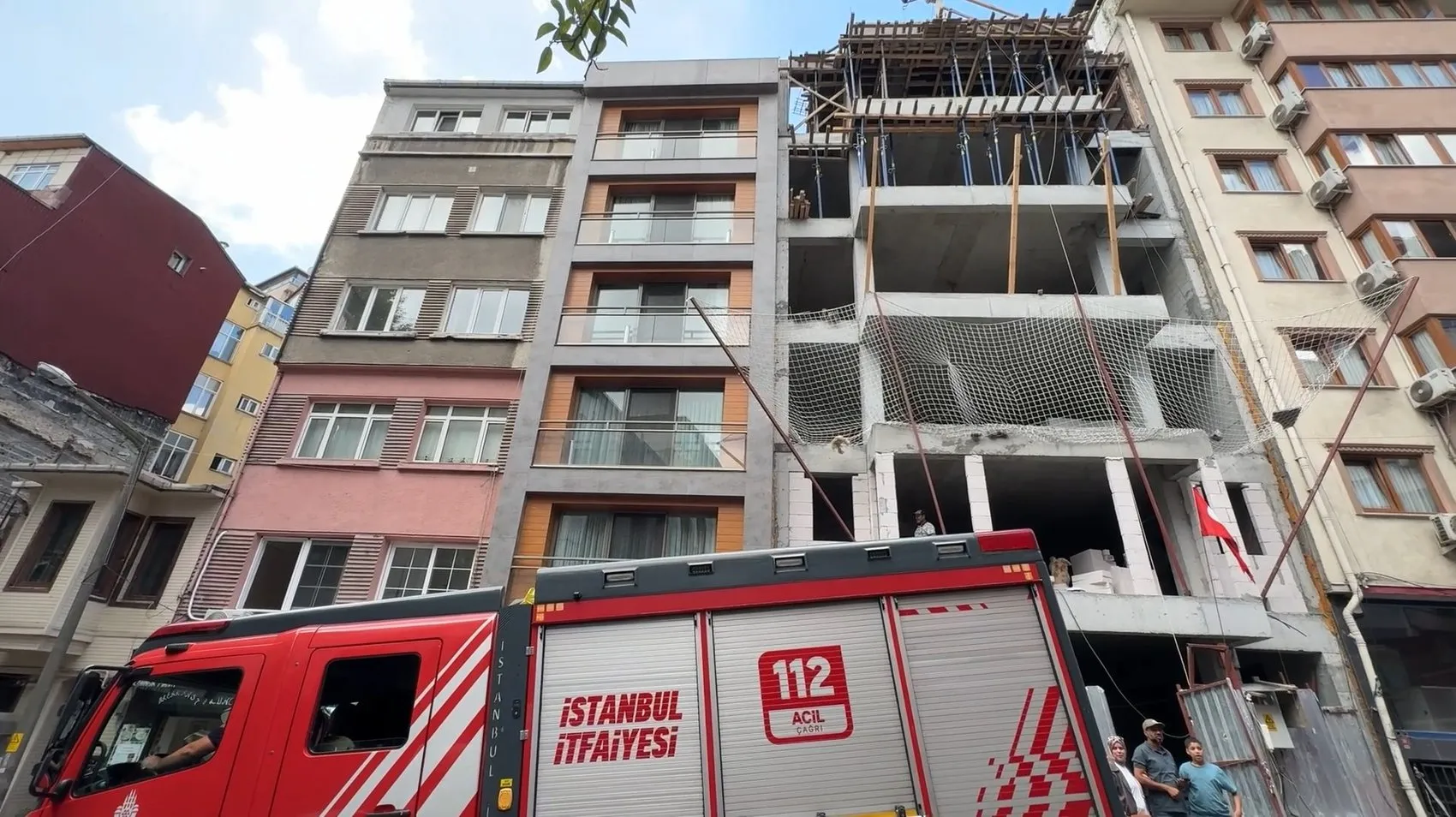 Beyoğlu rezidansında çıplak turist paniği