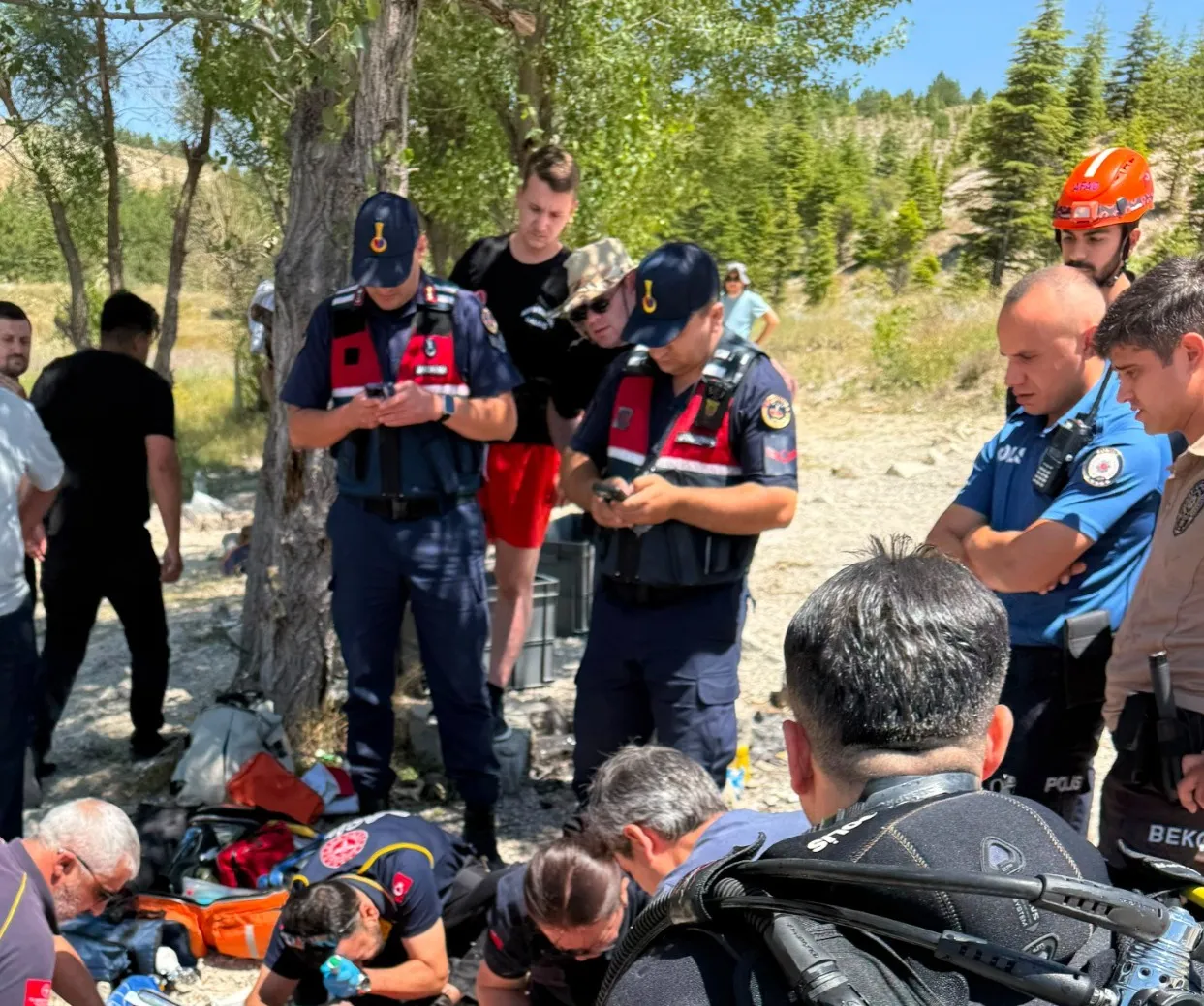 Konya’da baraj gölünde balık tutan adam balçığa saplanarak can verdi