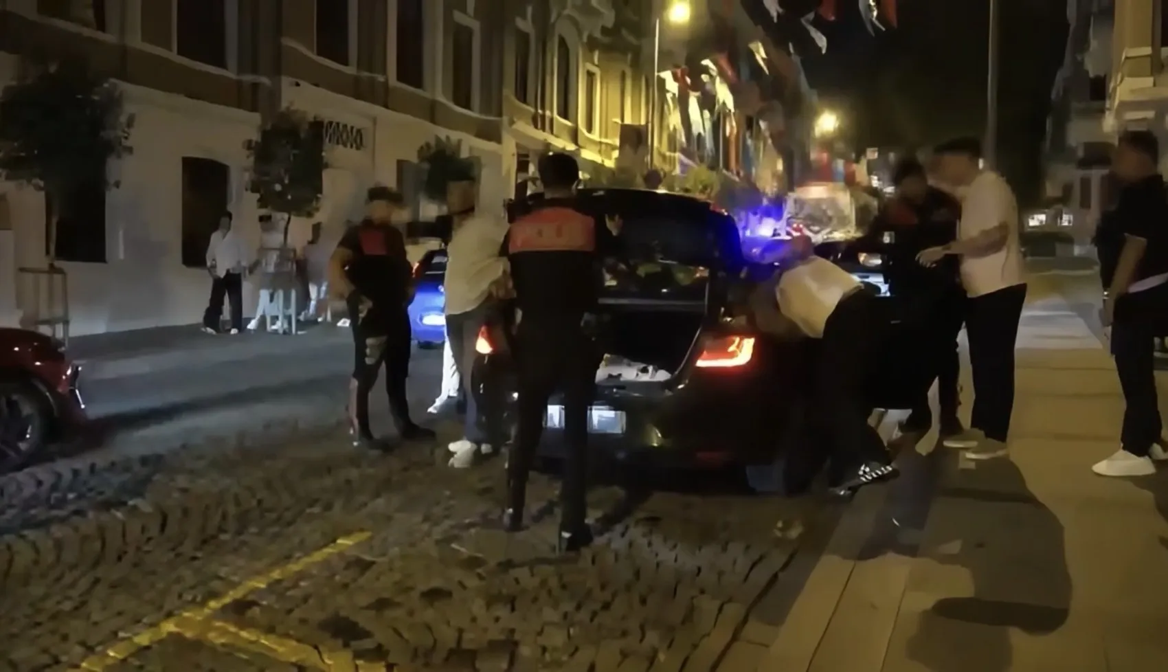 Beşiktaş'ta gece operasyonu: Havadan ve karadan kuş uçurtulmadı