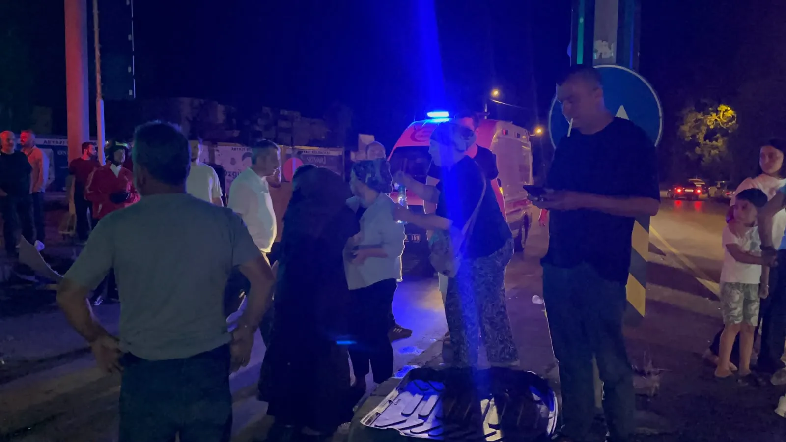 Akyazı yolunda feci kaza 7 kişi yaralandı