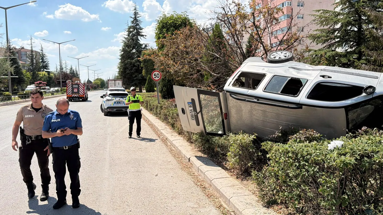 Eskişehir’de direksiyon hakimiyetini kaybeden sürücü kaza yaptı
