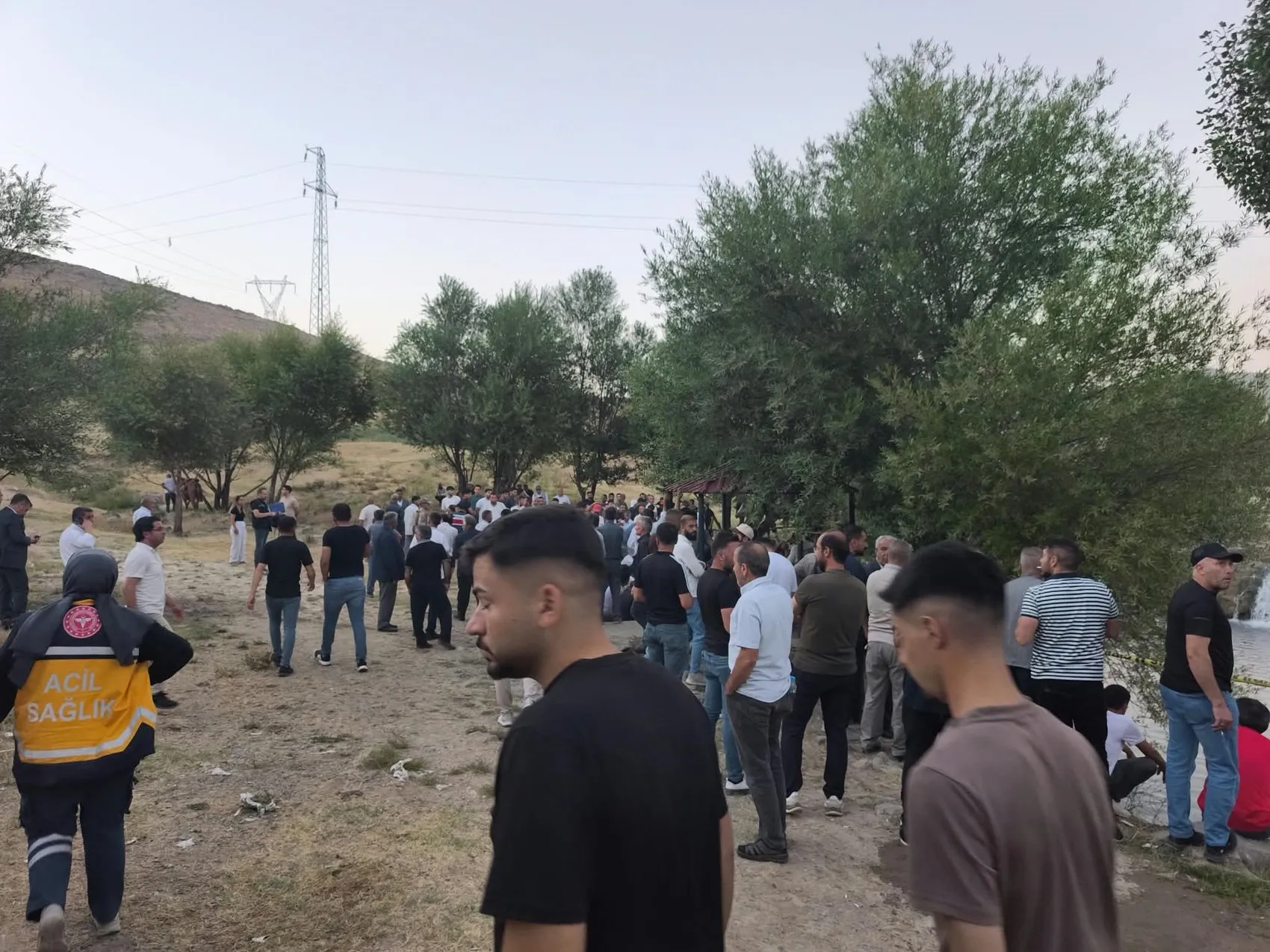 Van'da bir baba evladını kurtarmak için hayatını feda etti