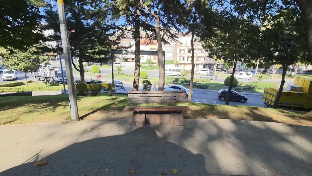Esenler'de parkta bulunan genç kız polise direndi