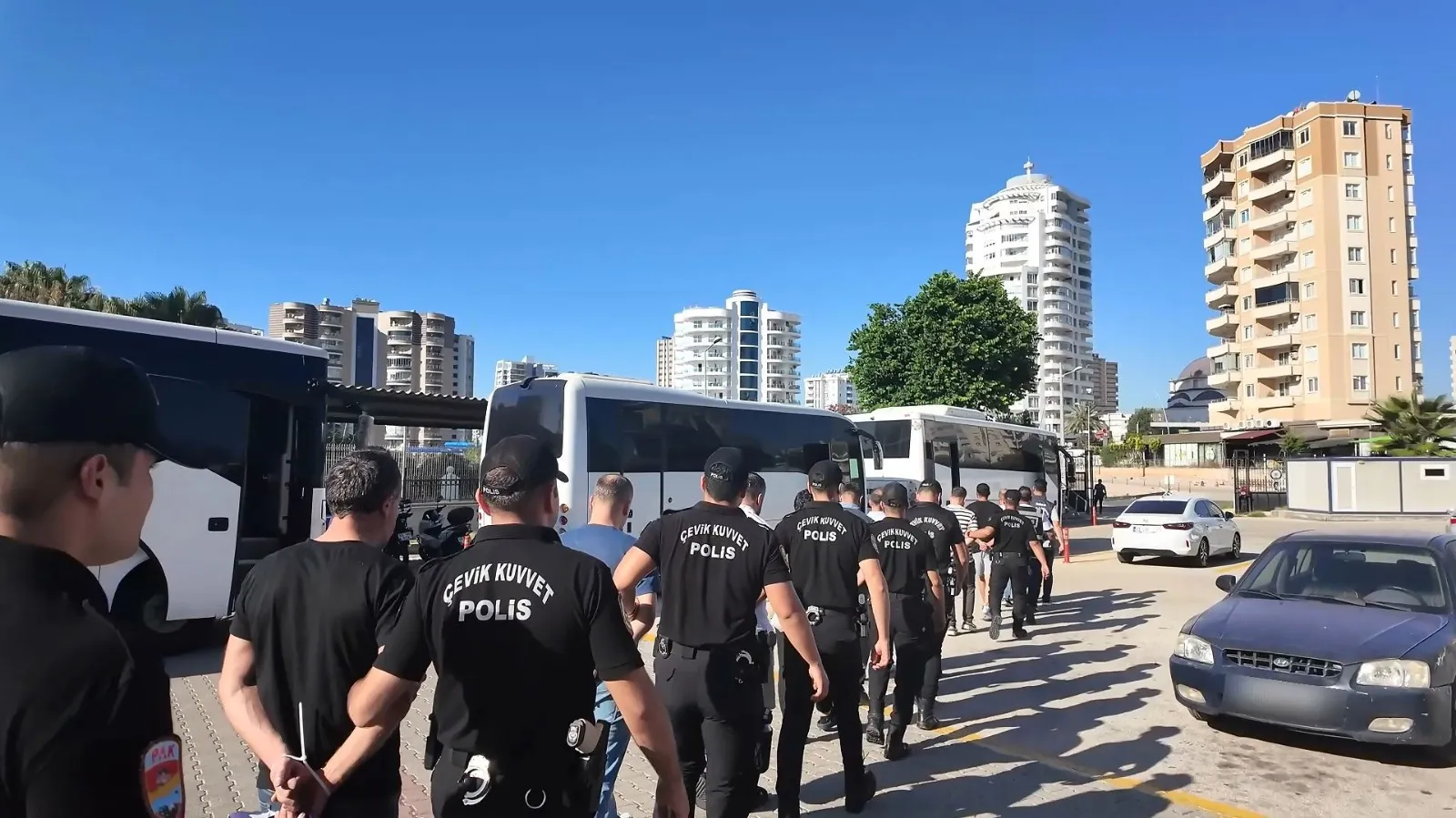 Mersin merkezli yasa dışı bahis çetesine ağır darbe