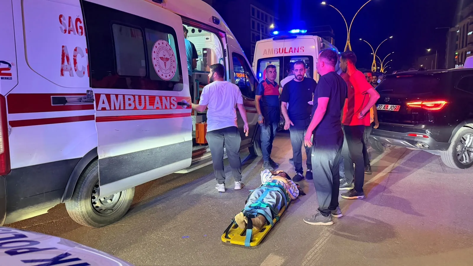 Yüksekova’da gece yarısı kaza 4 kişi hastaneye kaldırıldı