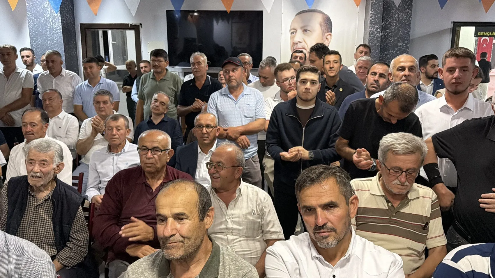 AK Parti saflarına yeni katılımlar gerçekleşti