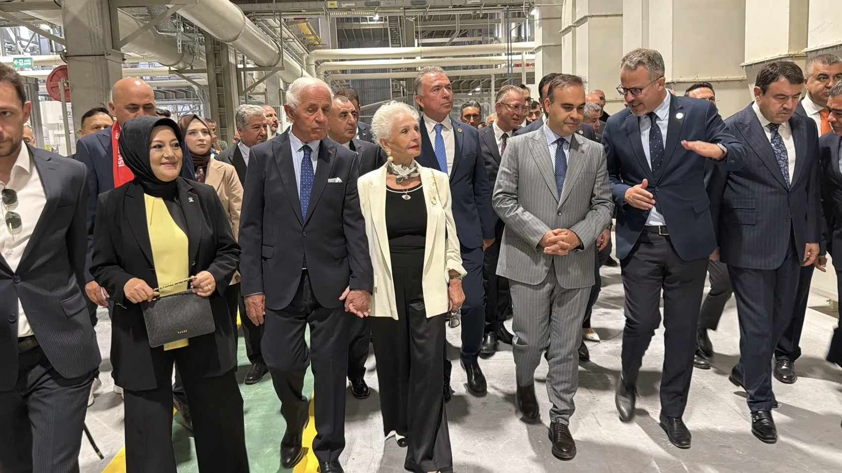Kütahya'da 8 Milyar Liralık Seramik Fabrikası Açıldı Bakan Kacır'dan İhracat Vurgusu