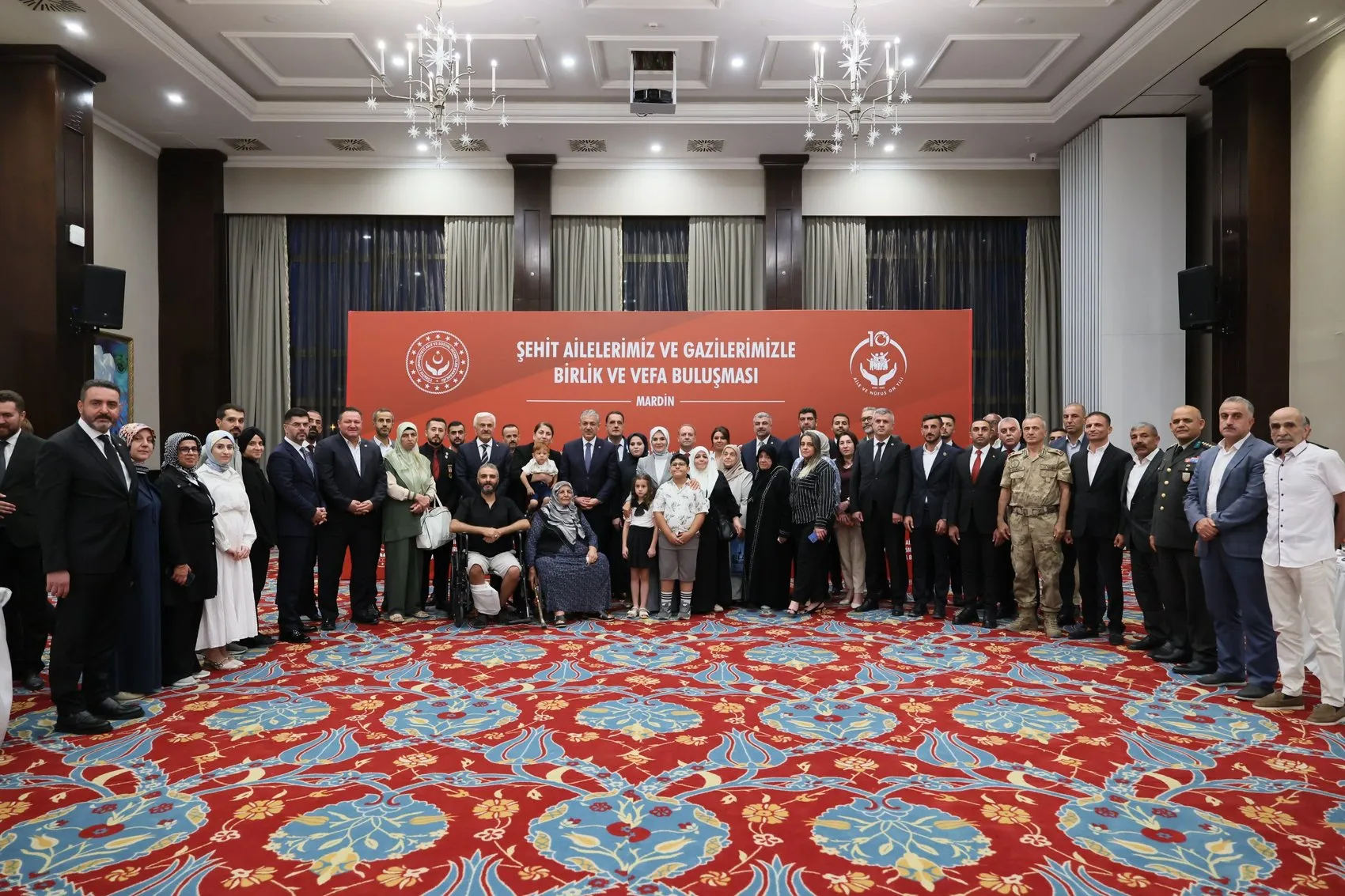 Mardin'de şehit aileleri ve gazilerle buluşan Bakan Göktaş Bu ülke, biz beraber oldukça daha da güçlü olacak