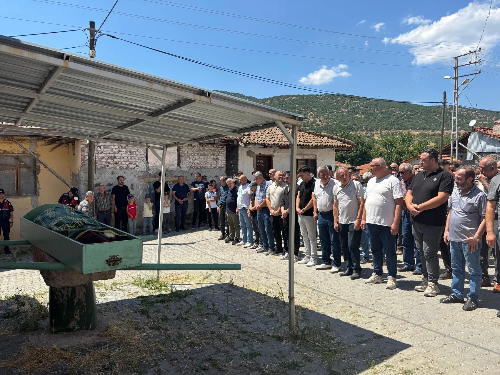 Çankaya’da komşu cinayeti Yönetici yardımcısı son yolculuğuna uğurlandı