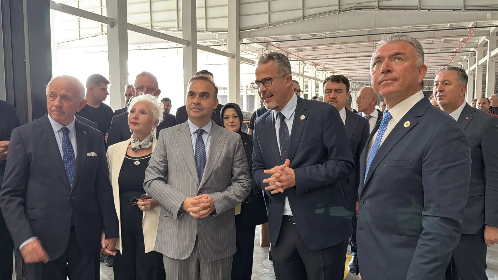 Kütahya'da 8 Milyar Liralık Seramik Fabrikası Açıldı Bakan Kacır'dan İhracat Vurgusu